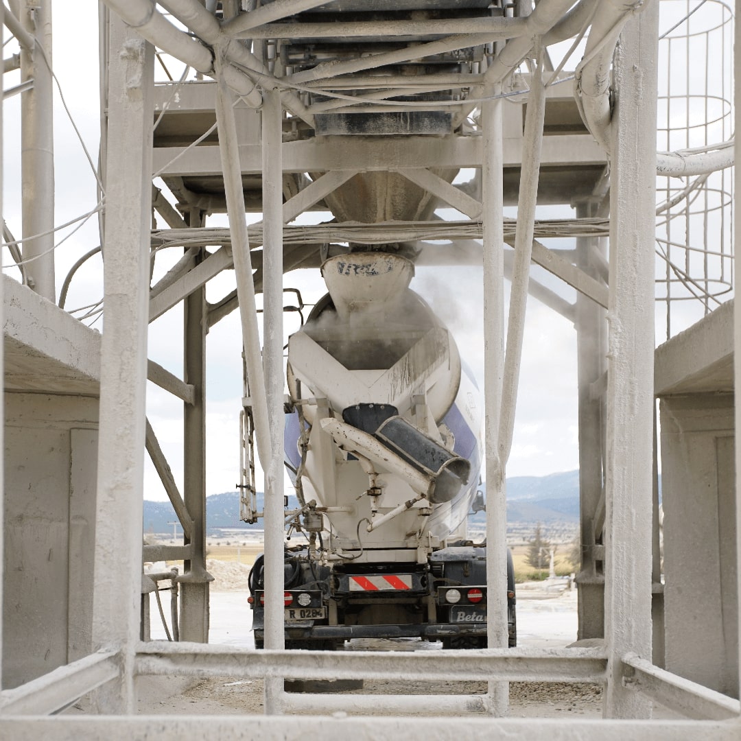 Delivery of concrete from Renault Trucks C Cab 2.5 m to Oztoksan concrete plant in Turkey