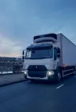 Renault Trucks D Wide 19-tonne equipped with a Lamberet refrigerated body: city traffic and delivery