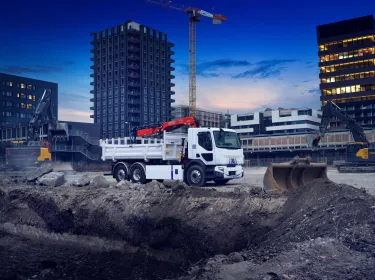 Renault Trucks E-Tech D Wide – new facelift featuring GSR (General Safety Regulation) equipment and new paint options – standard version (unpainted steps, rounded corners and wheel trims)