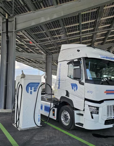 Renault Trucks et Hugelshofer démontrent le potentiel du camion électrique en exploitation intensive 